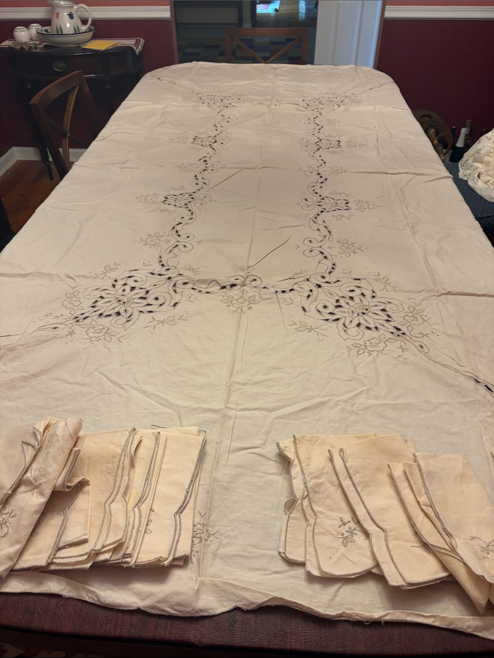 Vintage beautiful cream table cloth with 11 napkins